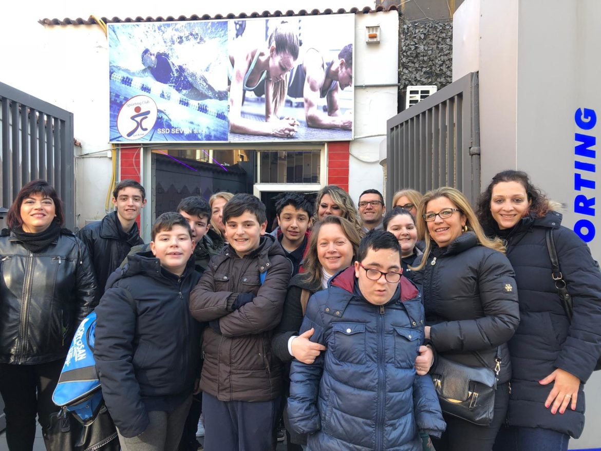 Disabili in acqua per superare le differenze. Alla De Lorenzo un innovativo progetto di inclusione.