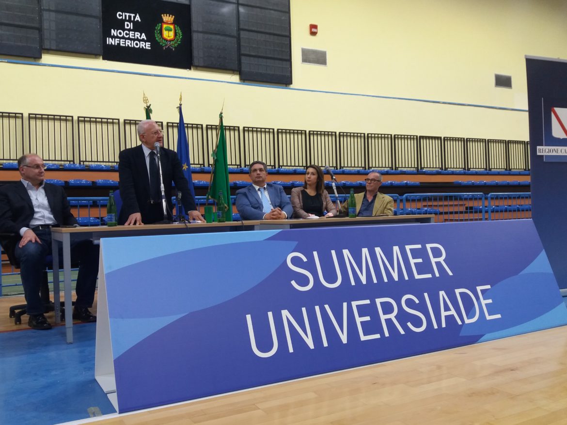 “Avete bellissime strutture sportive”. Il plauso di De Luca durante la visita al Pala Coscioni e allo stadio San Francesco a Nocera