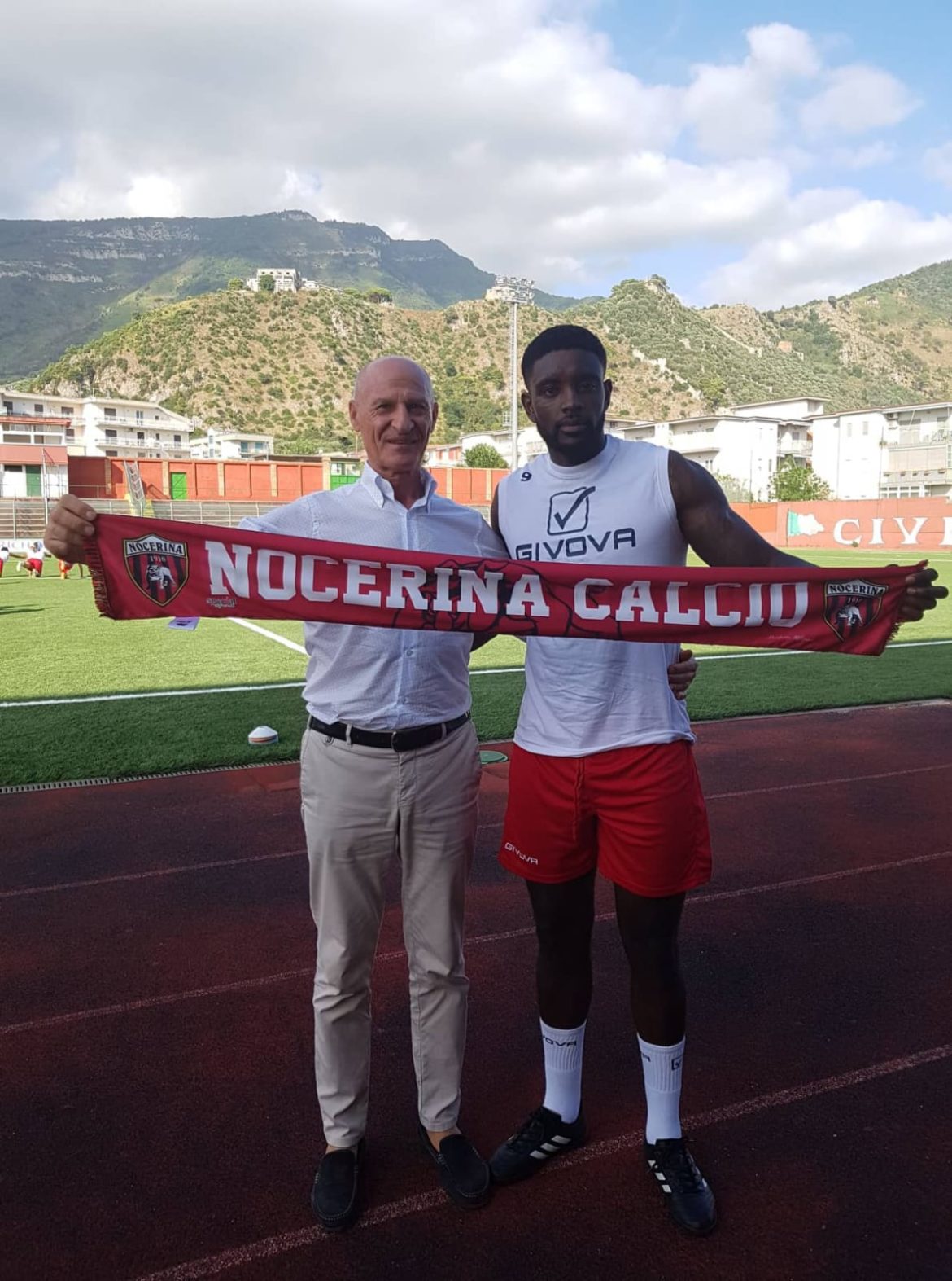 Colpaccio della Nocerina. Preso l’attaccante Joel Tshibamba