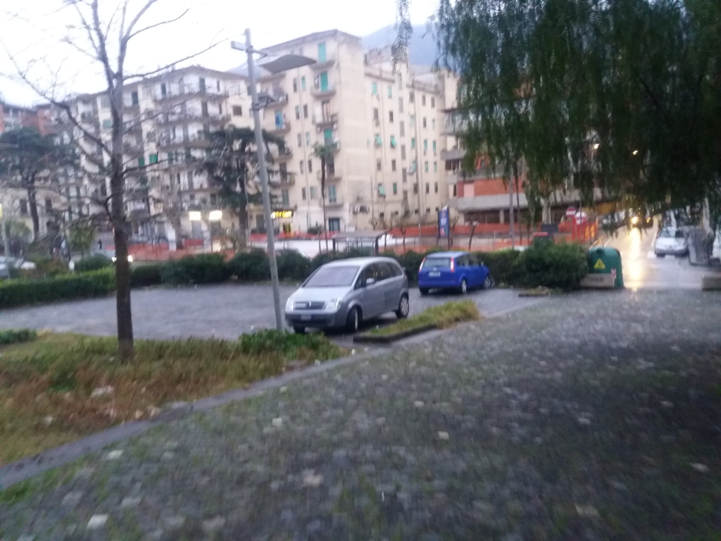 sosta-abusiva-piazza-Salierno