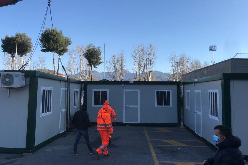 Operai container Condor