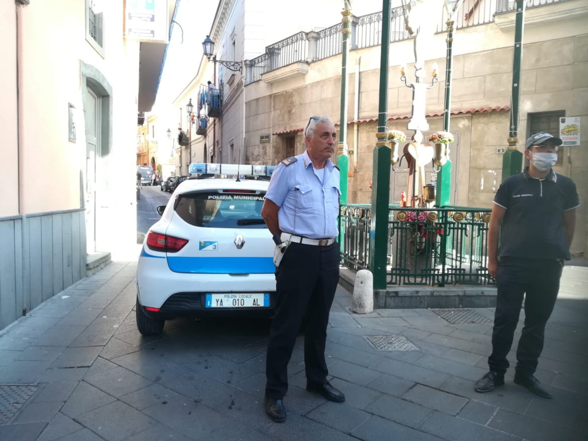 bomba polizia locale Nocera Inferiore
