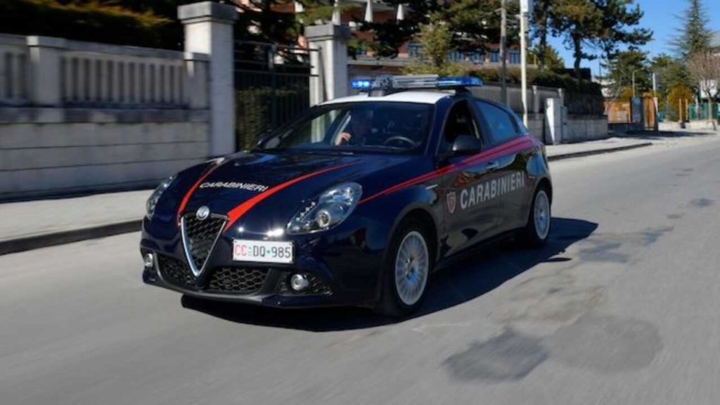 carabinieri auto