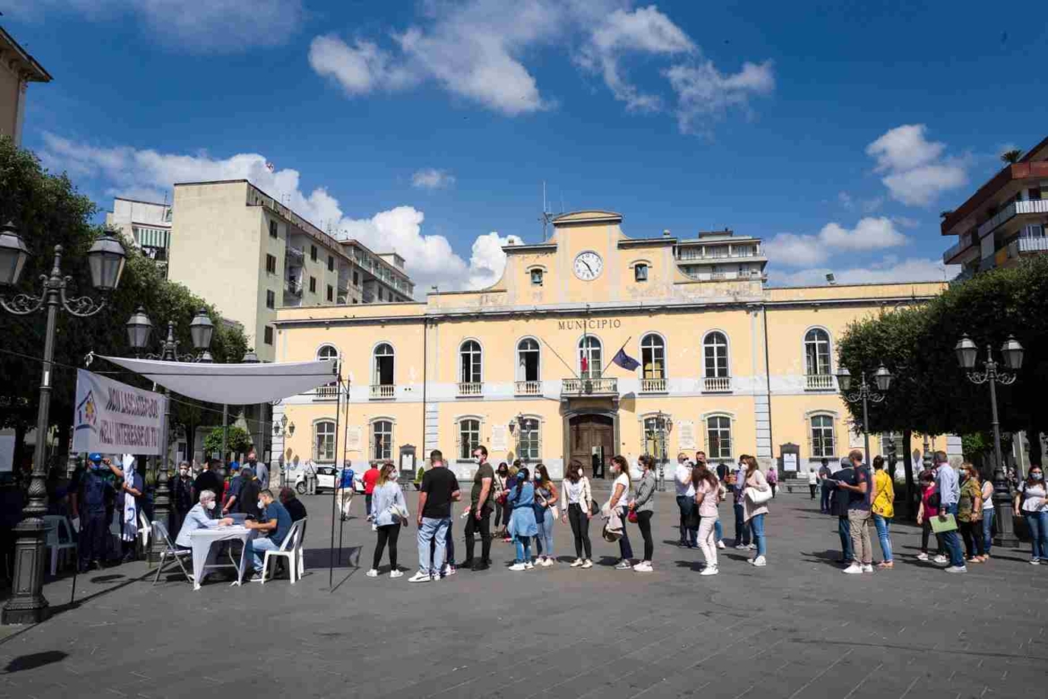 Malati senza cure, sindacati e lavoratori accusano il sindaco di Nocera Inferiore