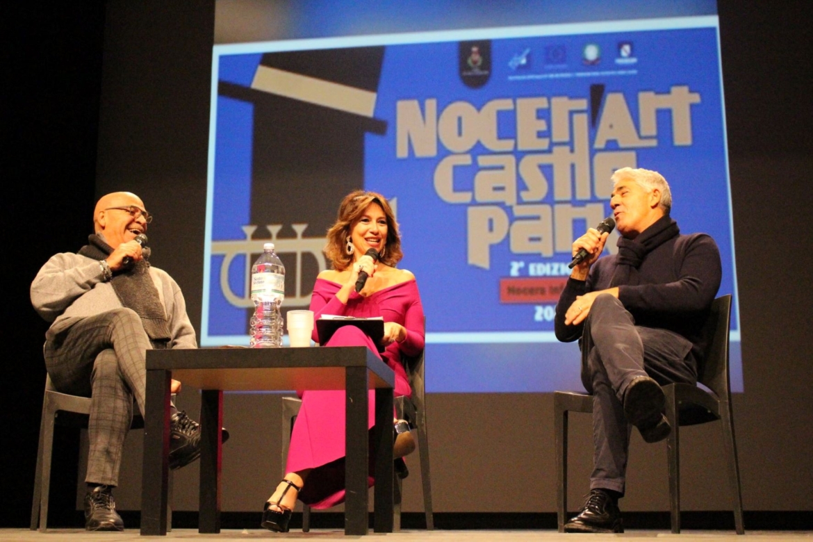 Biagio Izzo chiude tra i sorrisi Nocer’Art Castle Park