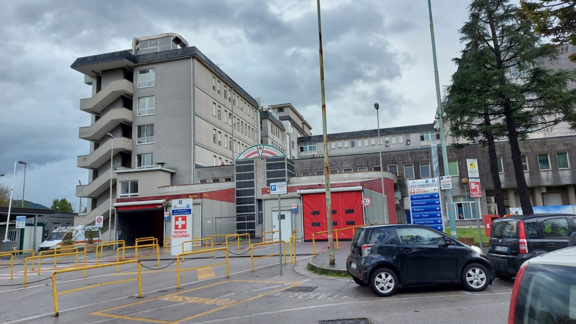 Donna investita a Nocera, caccia al pirata della strada