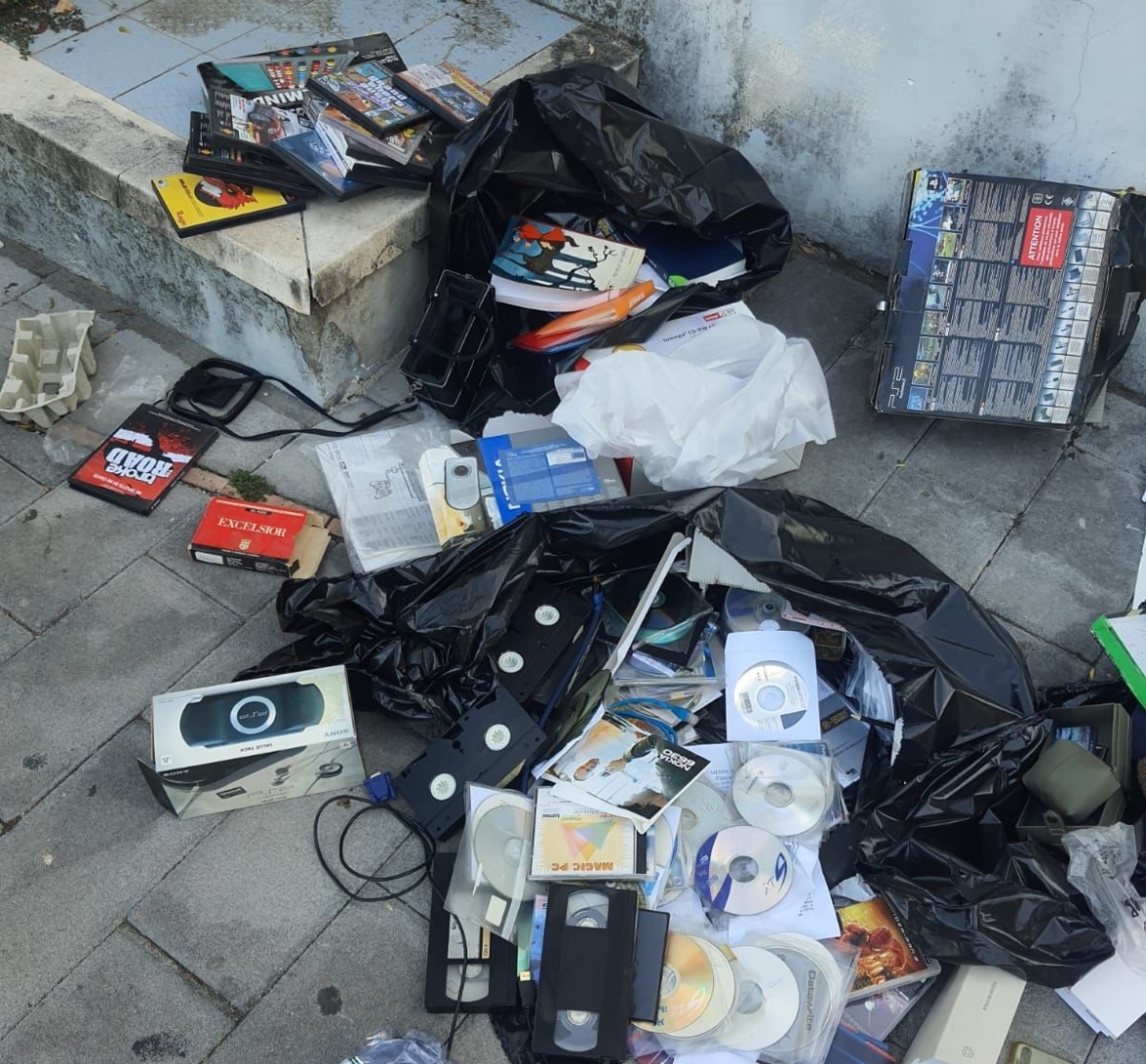 Rifiuti abbandonati, beccata nota professionista