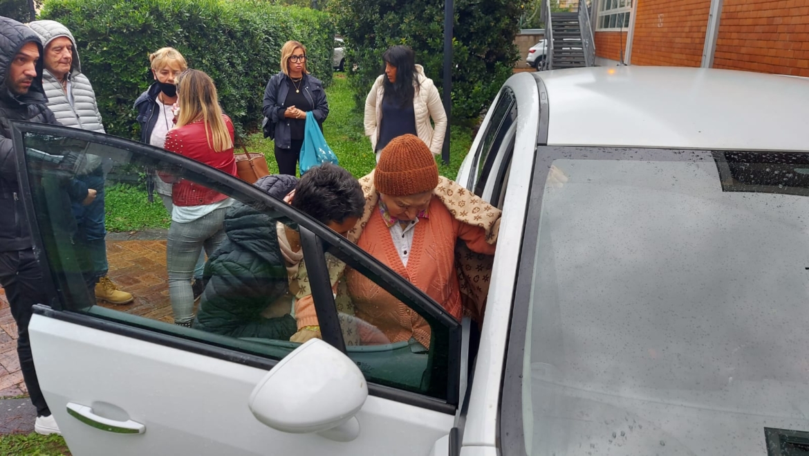 Roccapiemonte, anziani sfollati trasferiti a Villa Silvia