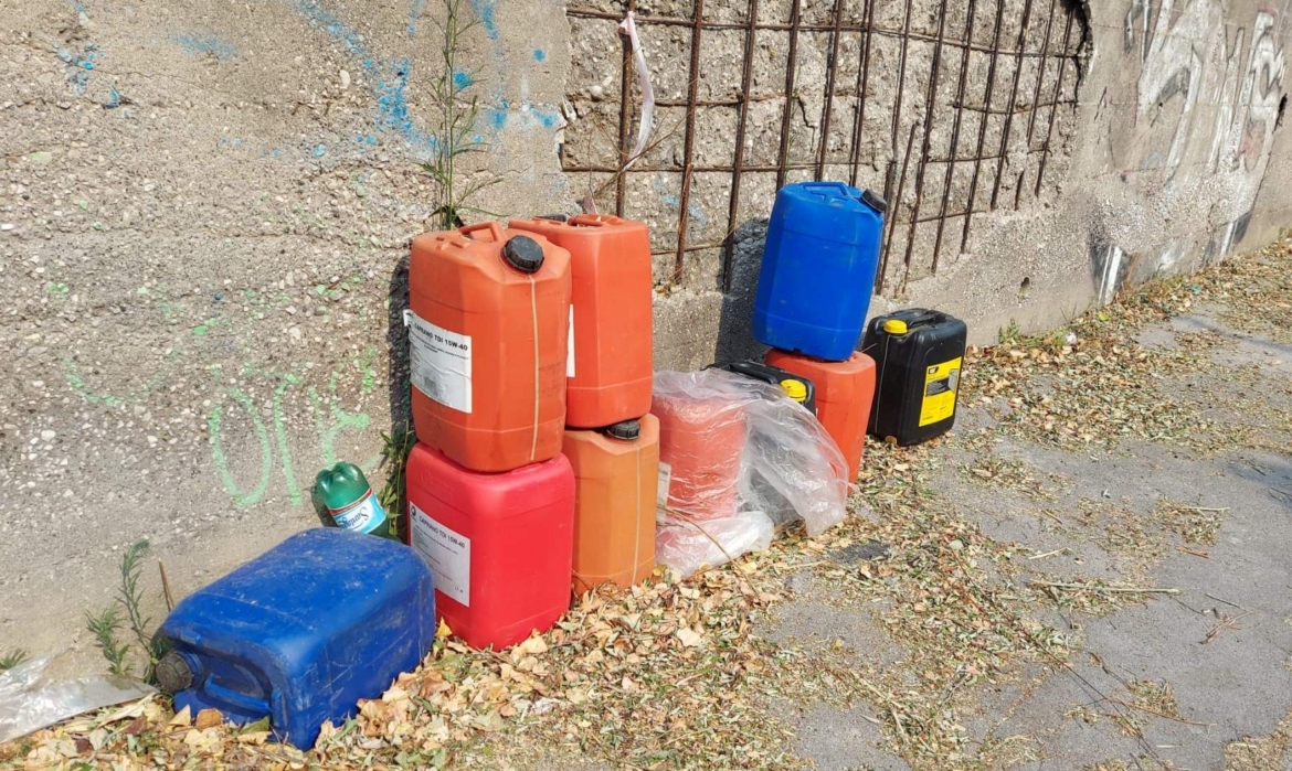 Nocera, rifiuti pericolosi dietro il San Francesco