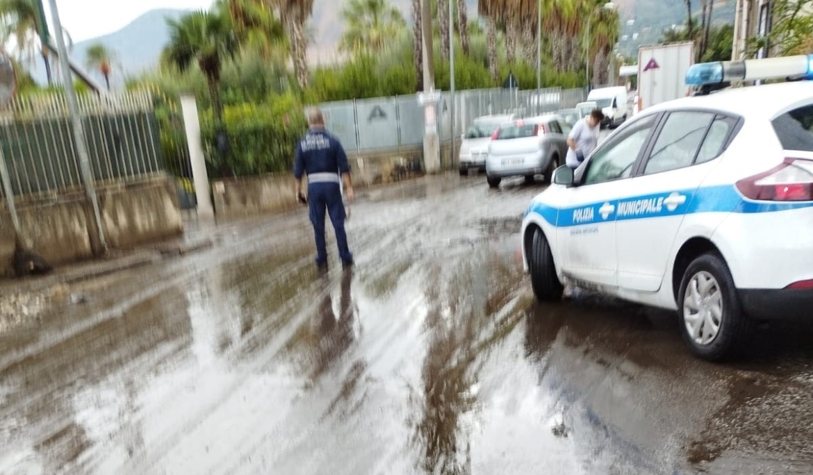 Primo temporale, soliti disagi