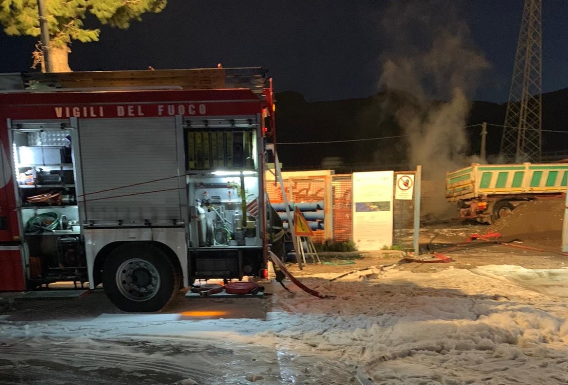 Nocera, in fiamme il cantiere Gori a Fosso Imperatore