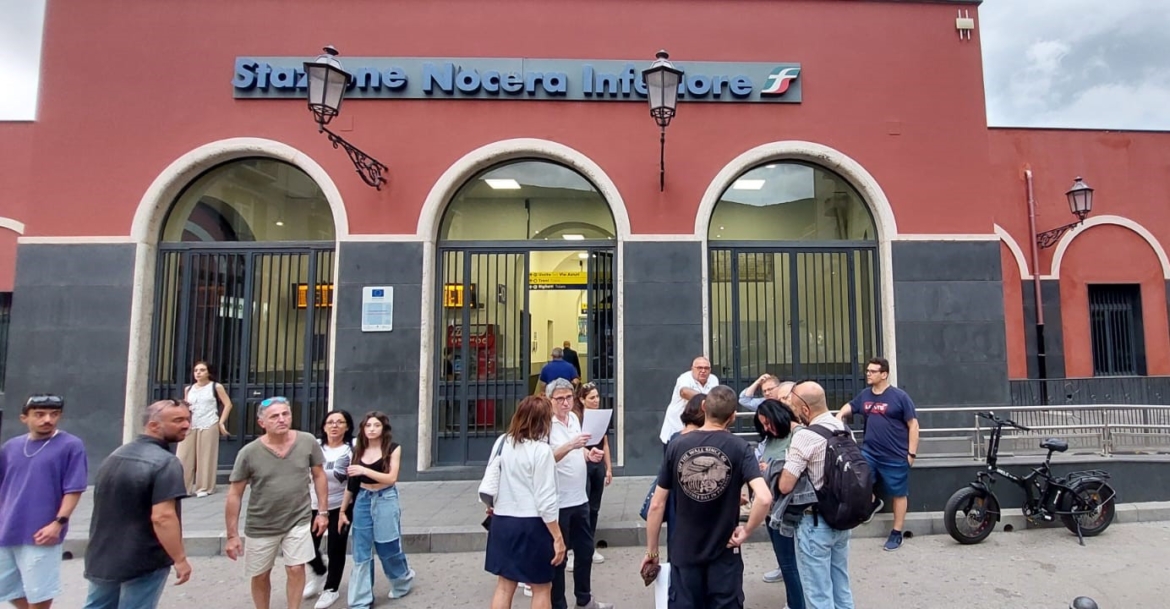 Nocera, la protesta dei pendolari