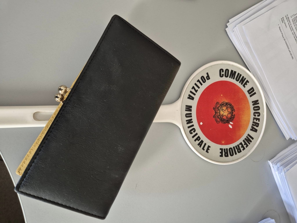 Nocera, ricompensa all’indiano che ha trovato il portafoglio