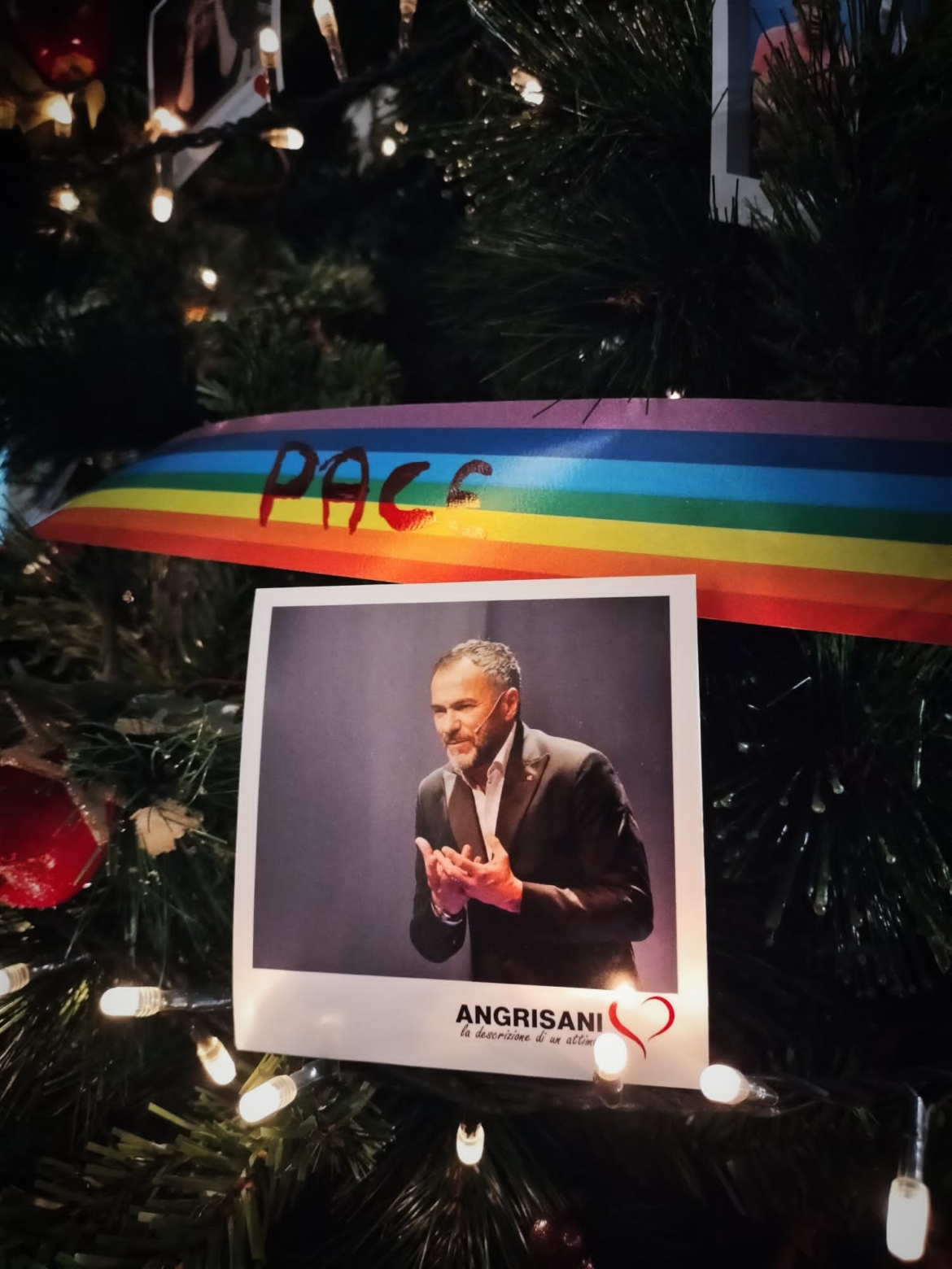 Vive di teatro l’albero di Natale del Diana