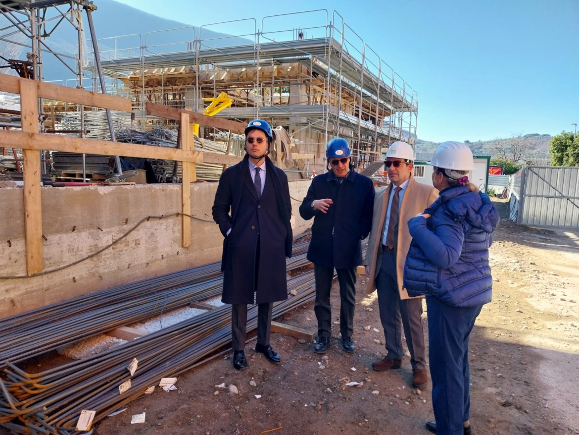 De Maio, Passero, Perna