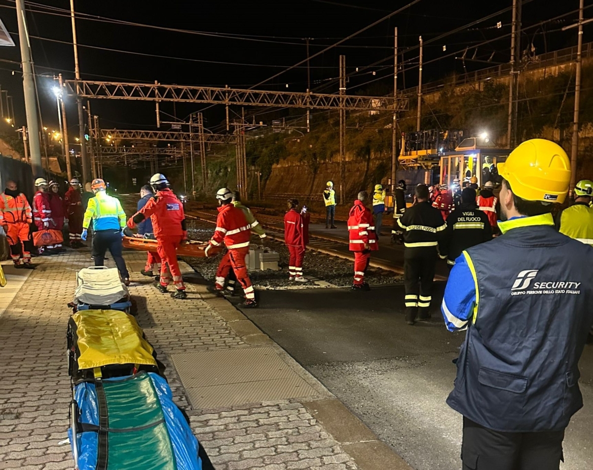Treno in fiamme, esercitazione nella galleria Santa Lucia