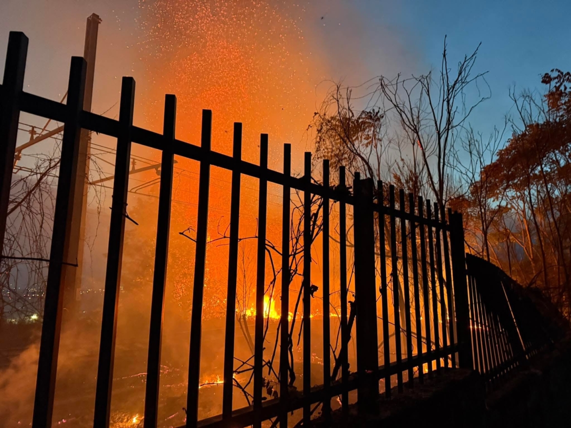 Incendio a Fiano, il sindaco ordina l’evacuazione