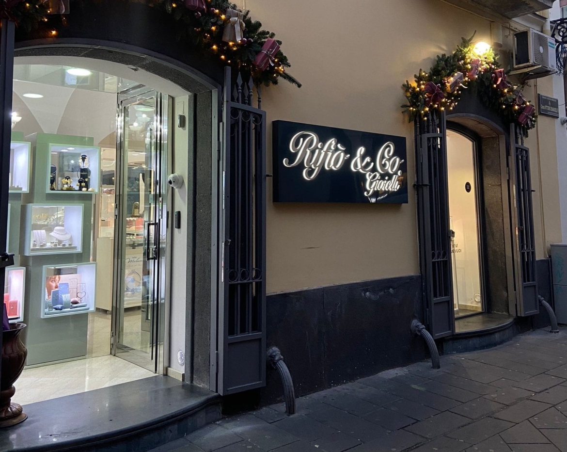 Nocera, tentato furto ad una gioielleria del corso