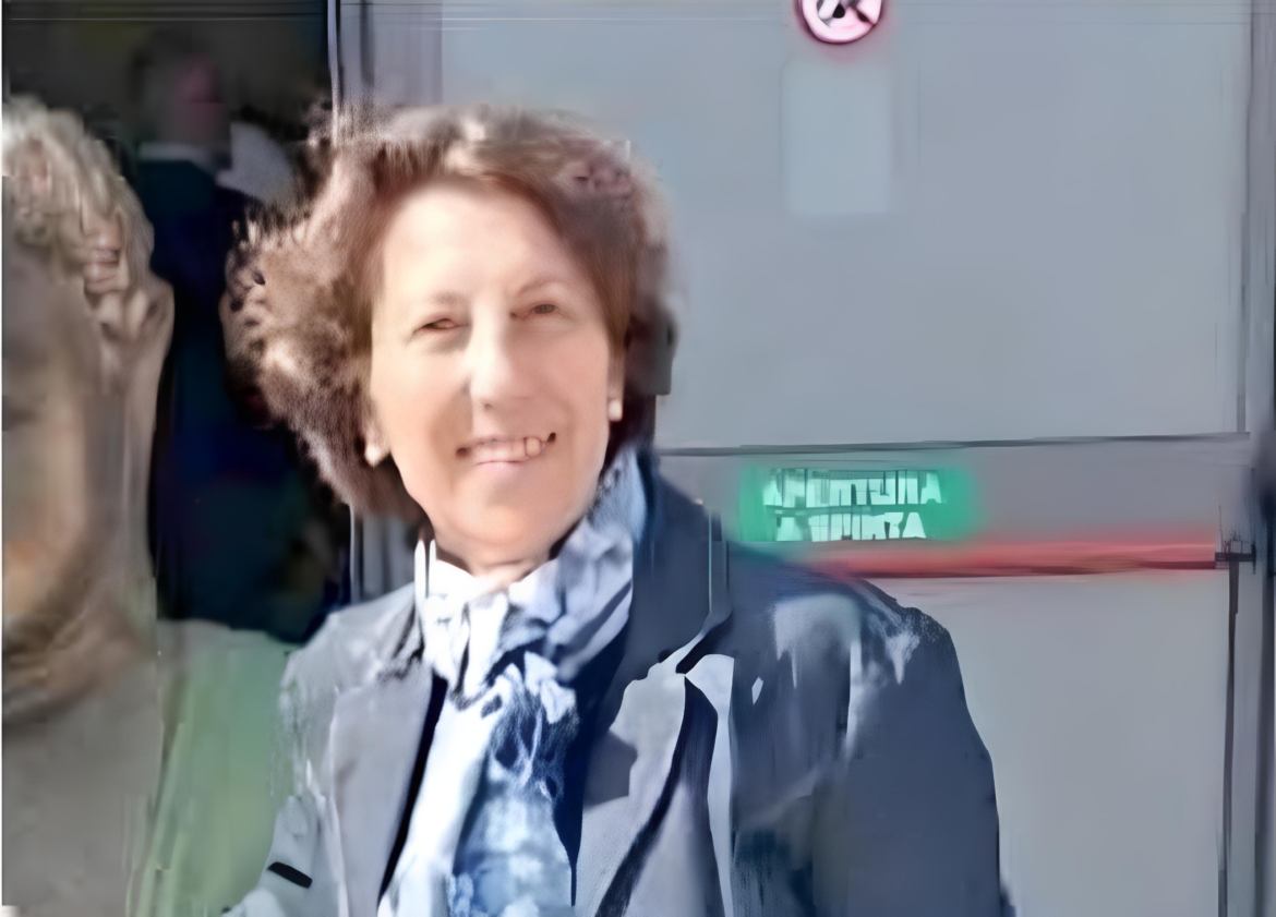 Scuolabus si ribalta, educatrice di Angri salva tutti i bambini