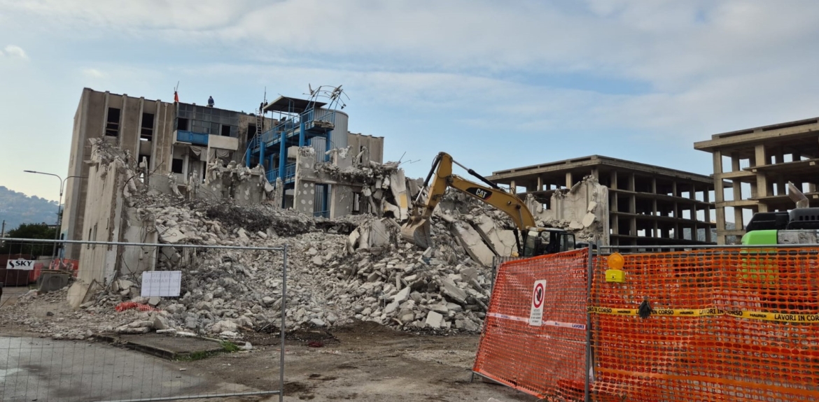 Riqualificazione di Montevescovado, giù la seconda palazzina