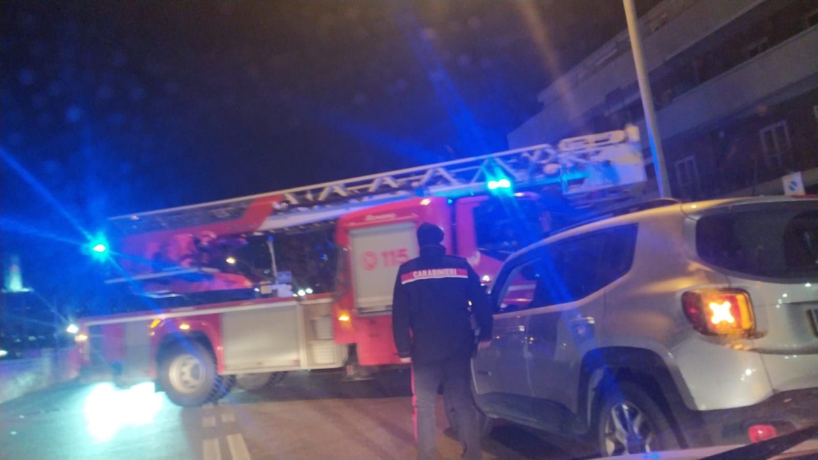 Incendio a Nocera Superiore, 12 famiglie ancora fuori casa