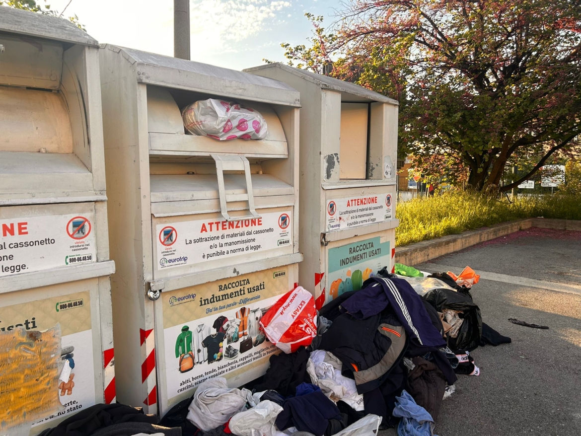 raccolta abiti usati