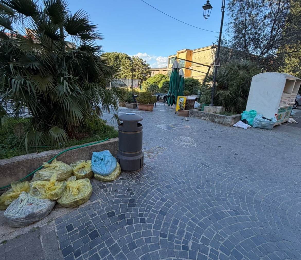 Piazza Nassirya, FdI denuncia degrado e lancia piano per rilancio