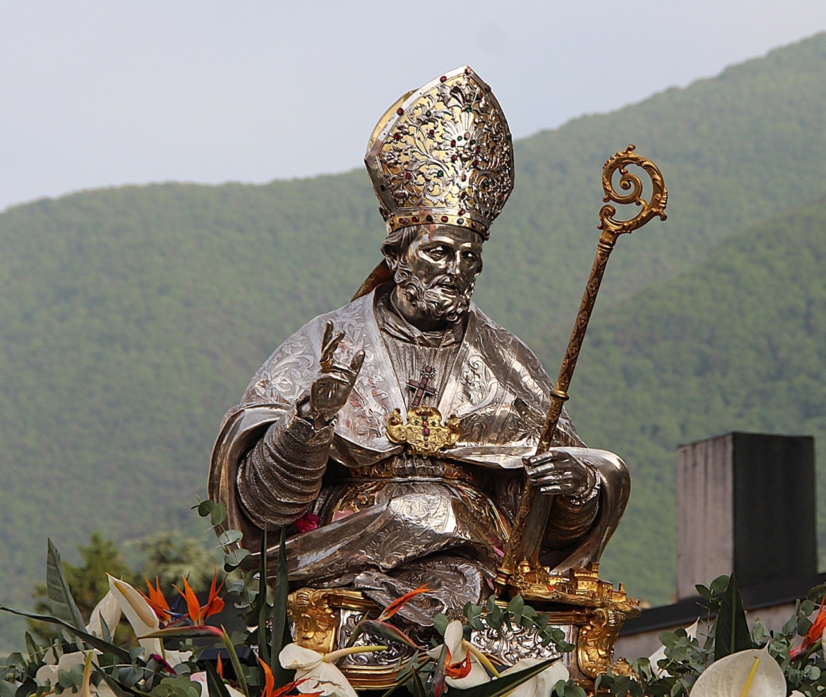 San Prisco, il vescovo: «Alla diocesi serve un sussulto di moralità»