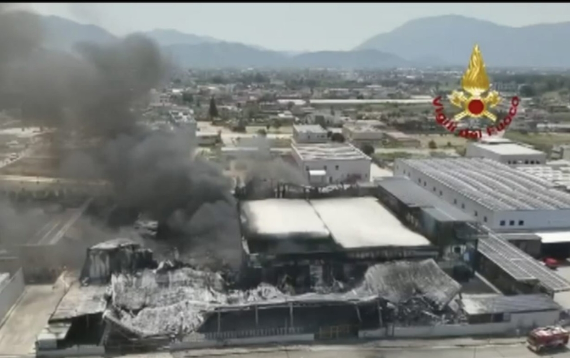 Incendio Termoplast, le telecamere incastrano il presunto piromane